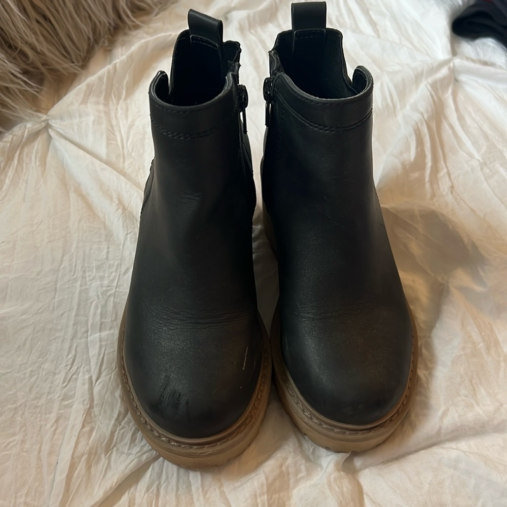 Girls size 13 Dolce Vita wedge booty